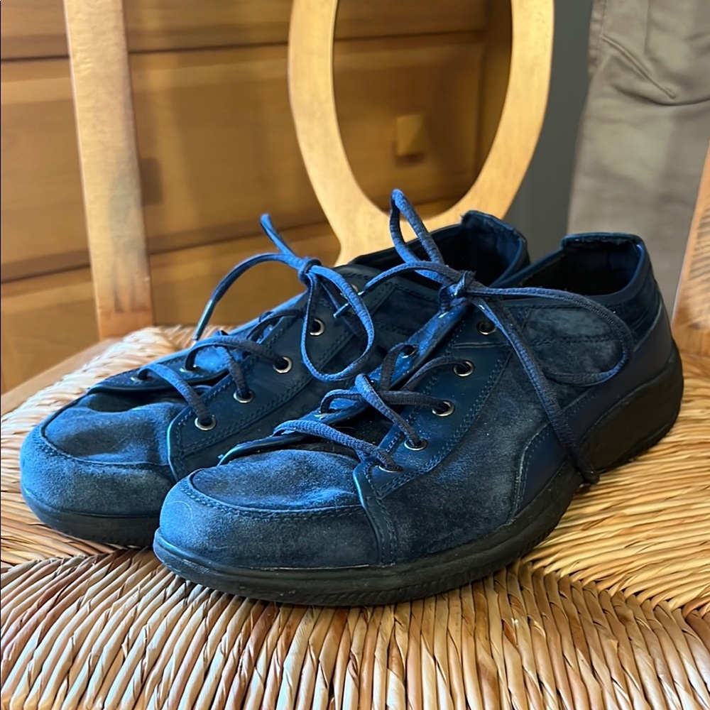 Women’s Propet Blue Casual Shoes size 8